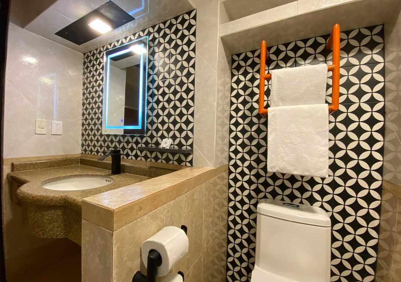 Hotel Villa De Madrid Мексико Сити Екстериор снимка