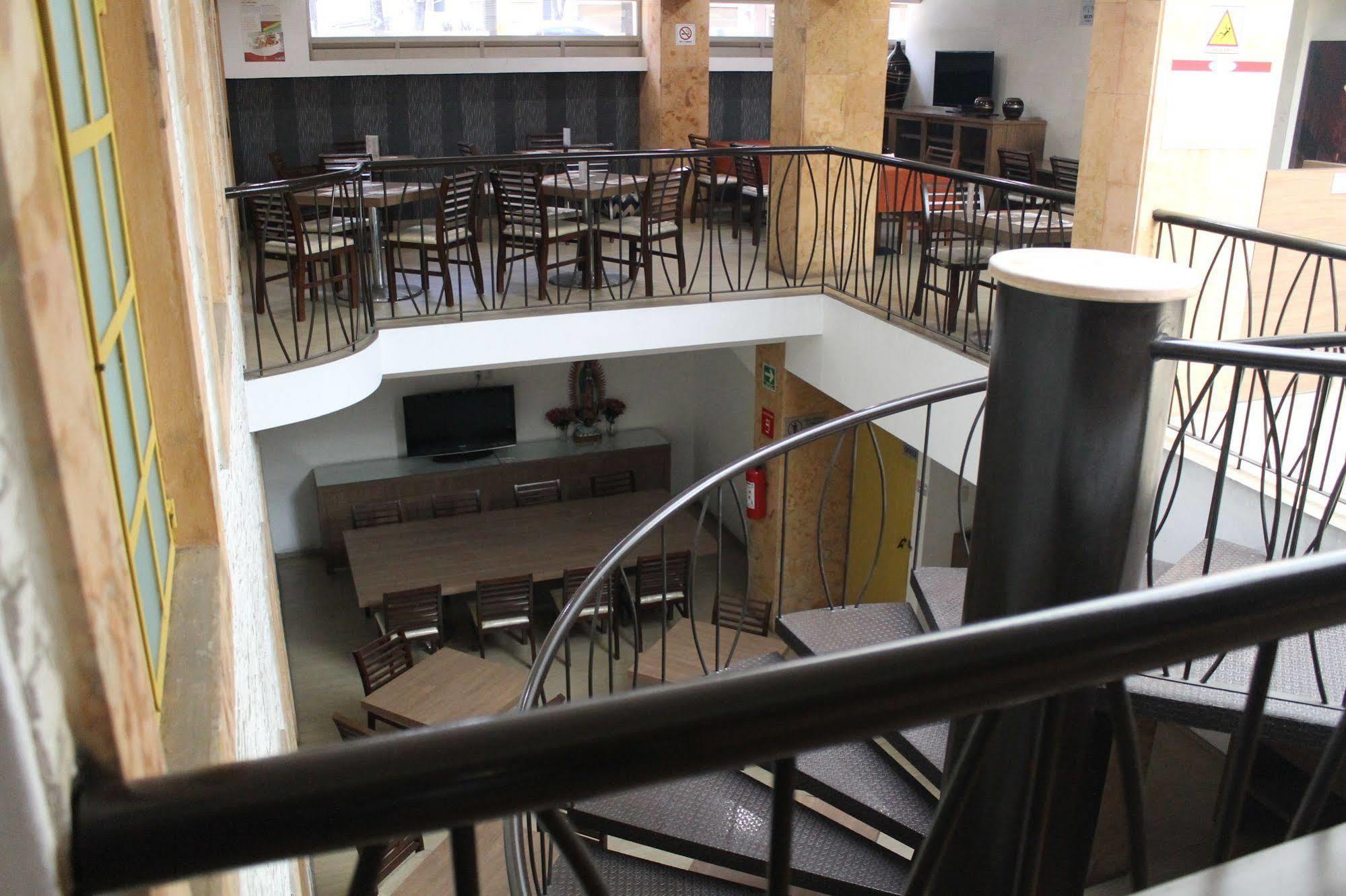 Hotel Villa De Madrid Мексико Сити Екстериор снимка